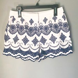 ⬇️PRICE DROP ⬇️Boden white/blue shorts. EUC